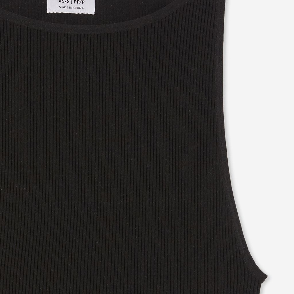 basic black tank - Picture 5 of 7